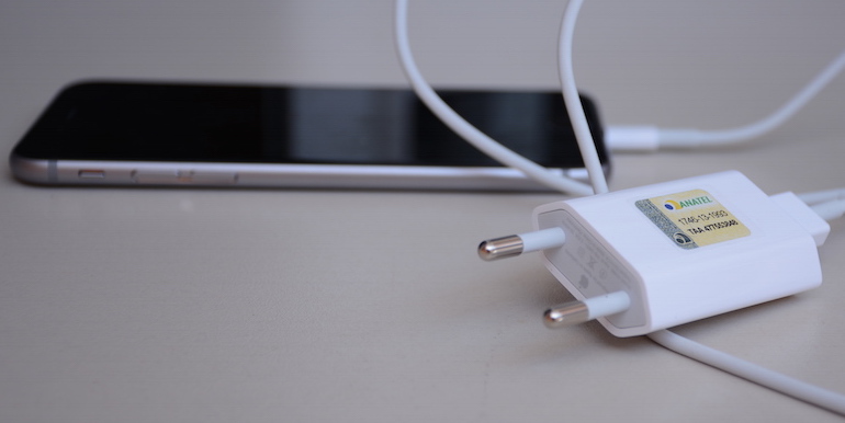 plugue_iphone_padrao_brasileiro